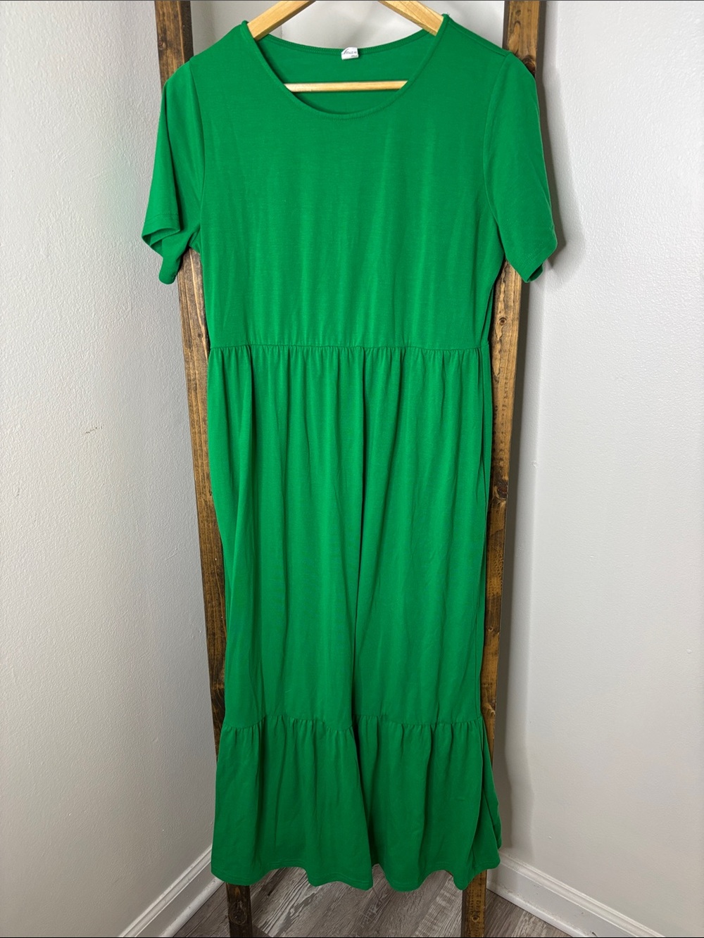 Anrabess Casual Green Short-Sleeve Maxi Dress with Tiered Skirt Size M